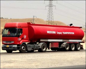 Oil tanker transport oil sold by Islamic State to Kurdish businessmen in Iraqi Kurdistan, July 12, 2014. Photo: AFP