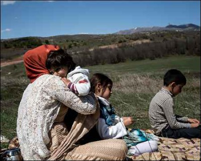 Displaced-Kurdish-family-by-Turkish-strikes-in-Iraqi-Kurdistan-Apr-2016-ap